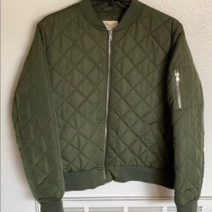 Women’s army green quilted jacket
